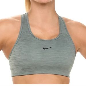 NIKE women’s sports bra/ Medium